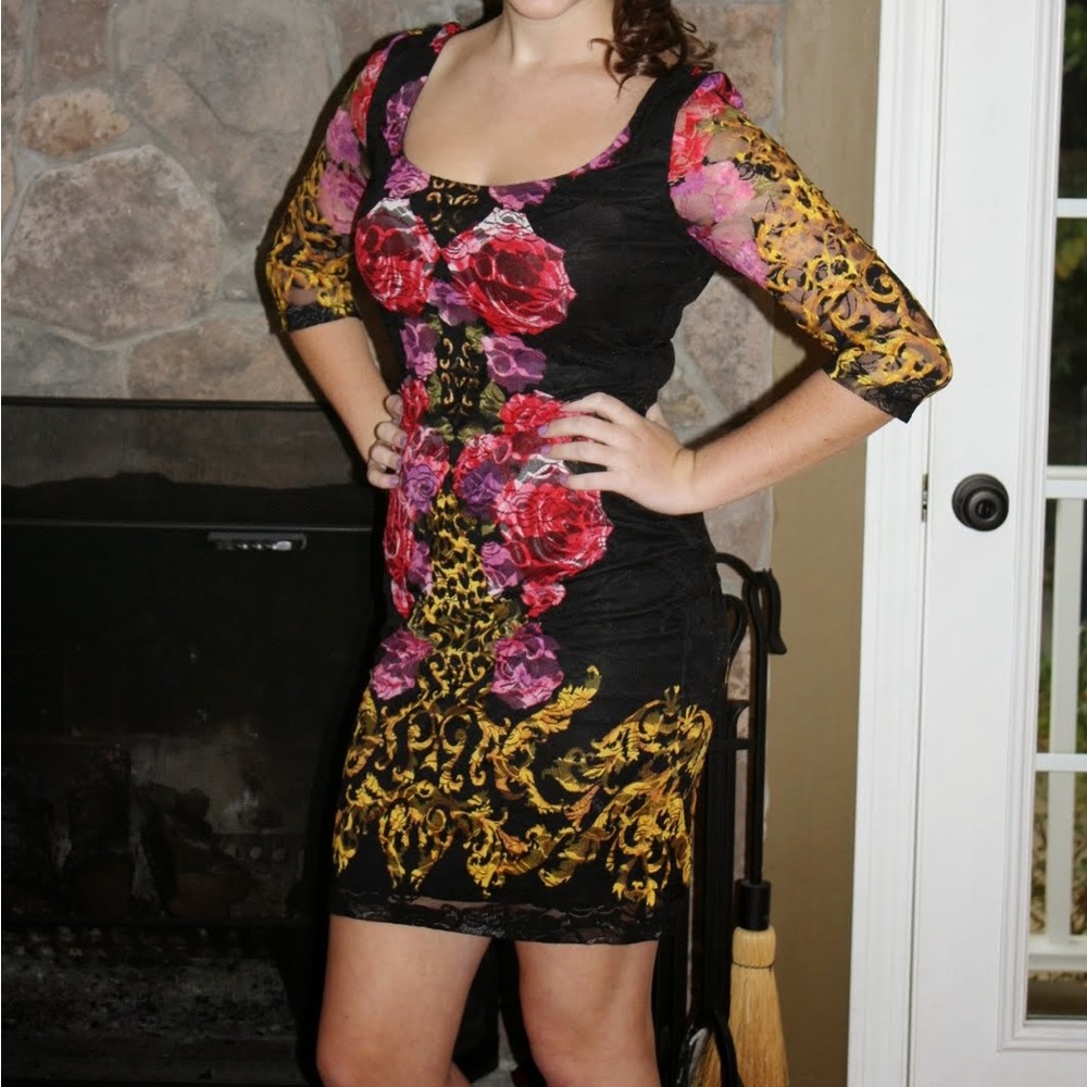 VENUS Cocktail dress